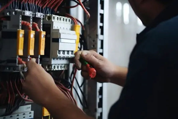 Program Pemeliharaan dan Perbaikan Peralatan Listrik Rumah Tangga